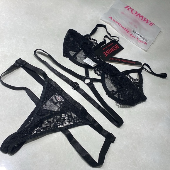 New Romwe Kawaii Floral Lace Ring Linked Cut Out Lingerie Set black small &tags - Picture 12 of 17